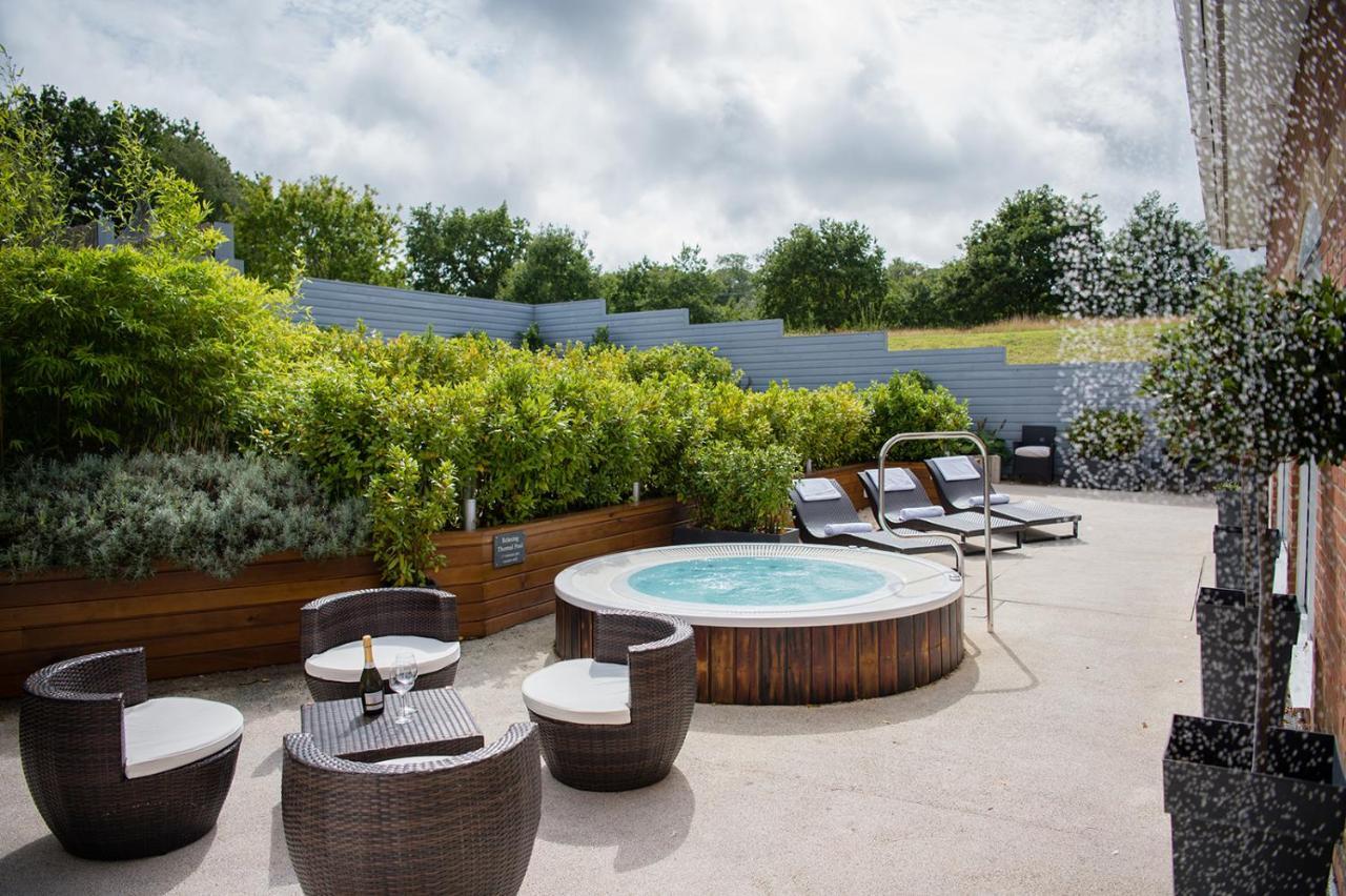 Lakeside Park Hotel&Spa Fishbourne  Eksteriør bilde