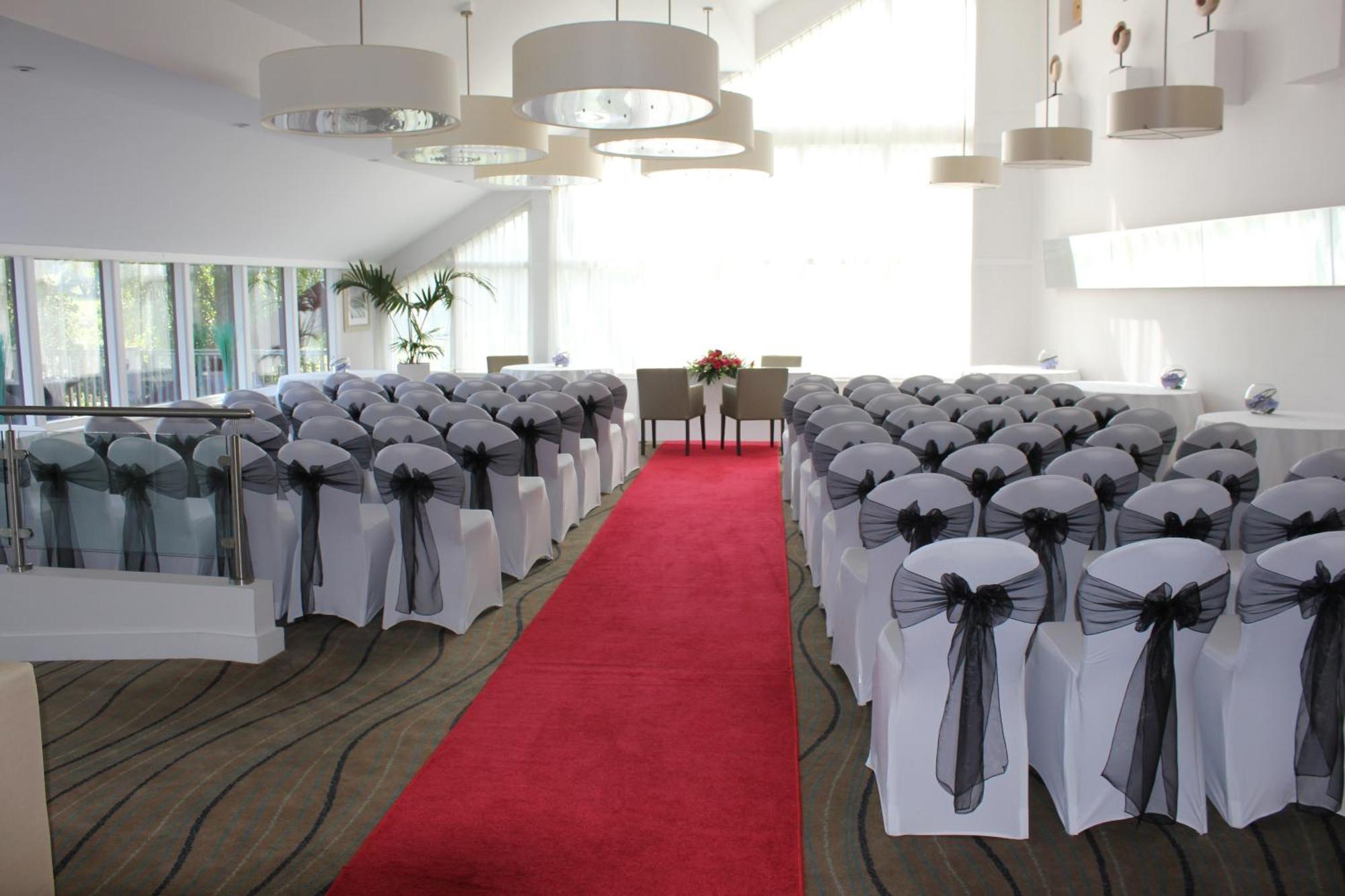 Lakeside Park Hotel&Spa Fishbourne  Eksteriør bilde