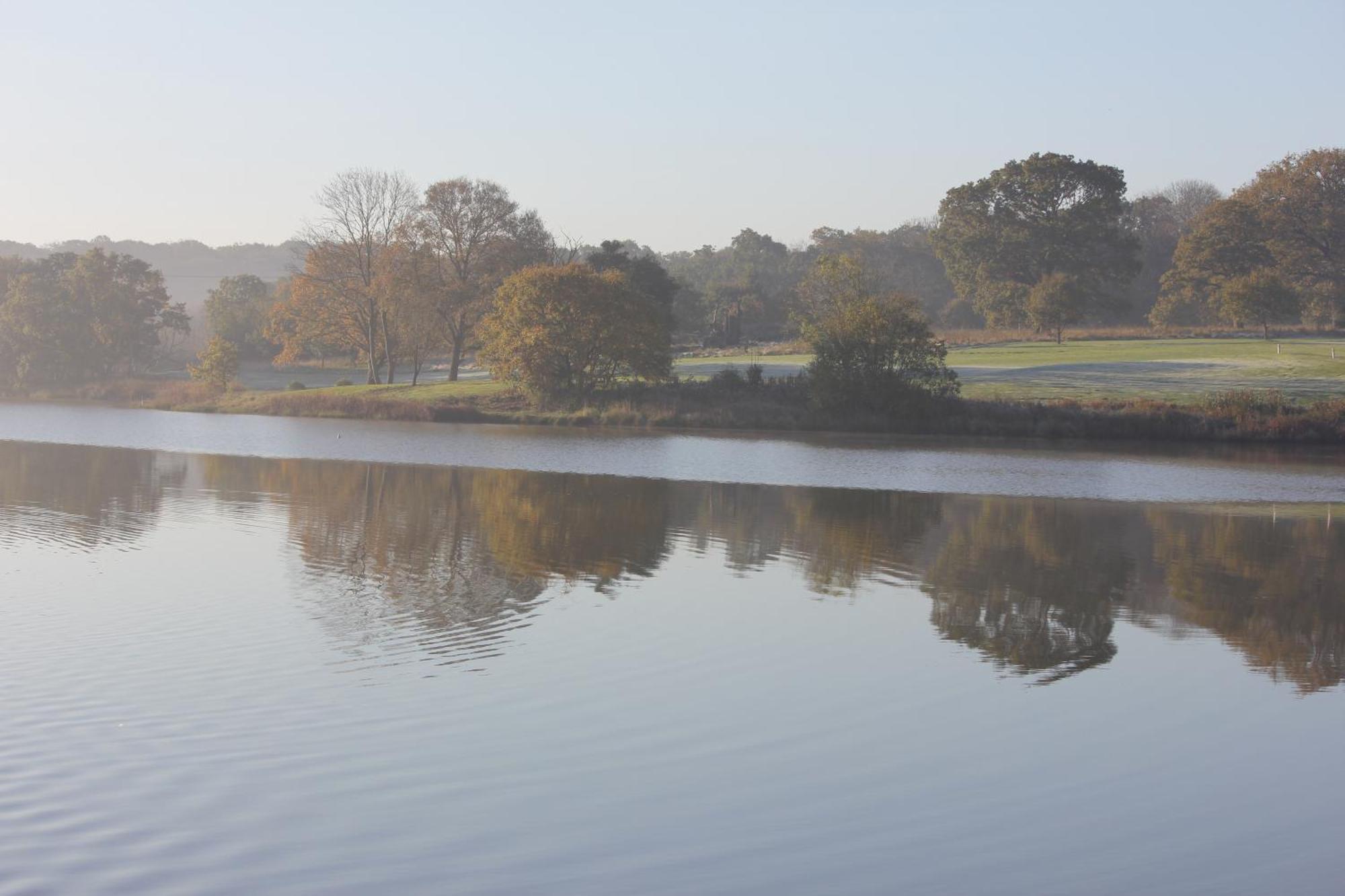 Lakeside Park Hotel&Spa Fishbourne  Eksteriør bilde
