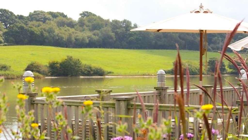Lakeside Park Hotel&Spa Fishbourne  Eksteriør bilde
